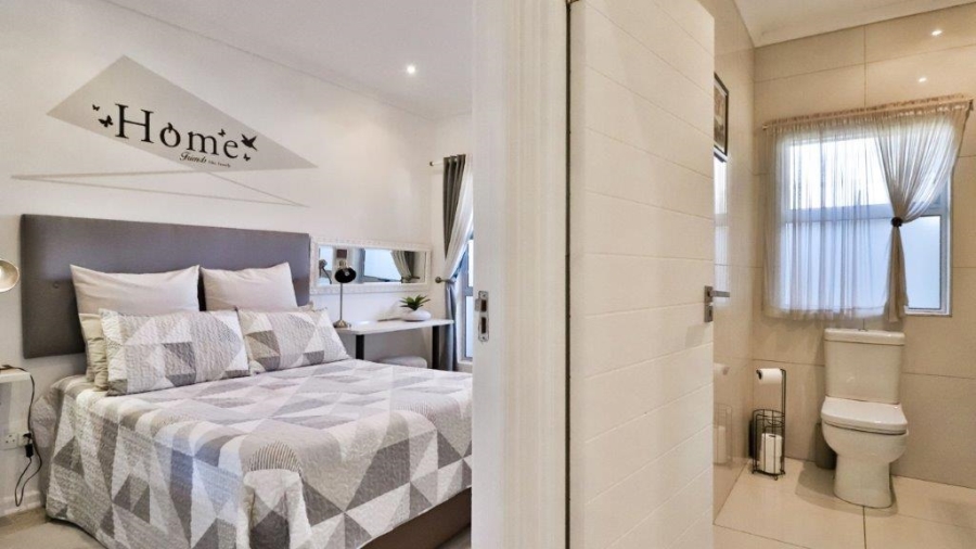 3 Bedroom Property for Sale in Bayview Western Cape